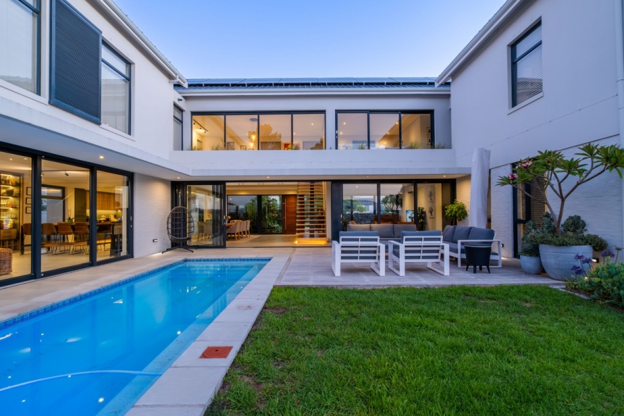 5 Bedroom Property for Sale in Val De Vie Estate Western Cape
